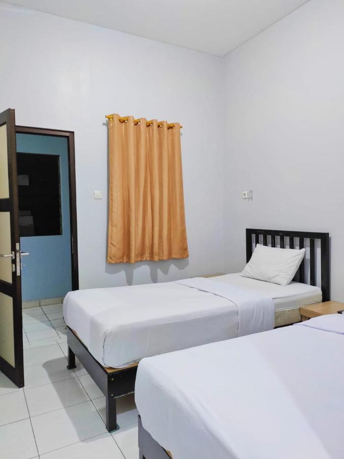 Hotel Syariah Tremigo Guesthouse Cirebon Εξωτερικό φωτογραφία