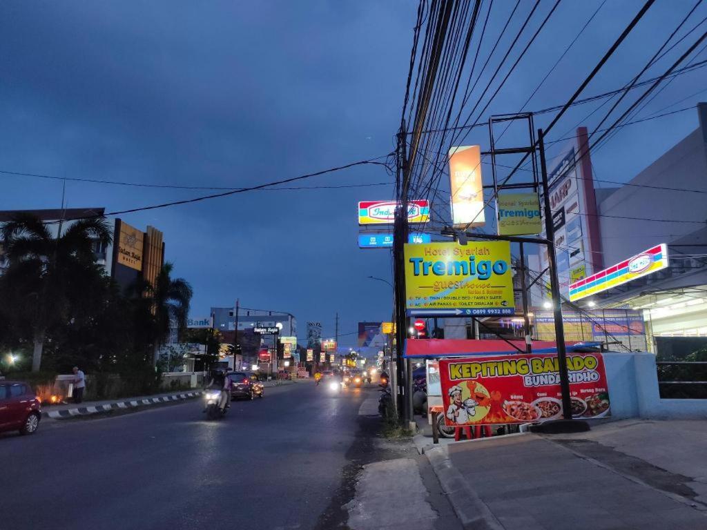 Hotel Syariah Tremigo Guesthouse Cirebon Εξωτερικό φωτογραφία