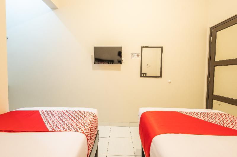 Hotel Syariah Tremigo Guesthouse Cirebon Εξωτερικό φωτογραφία